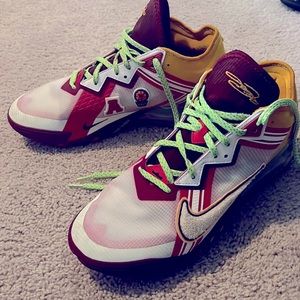 Lebron 18 Low “Higher Learning”